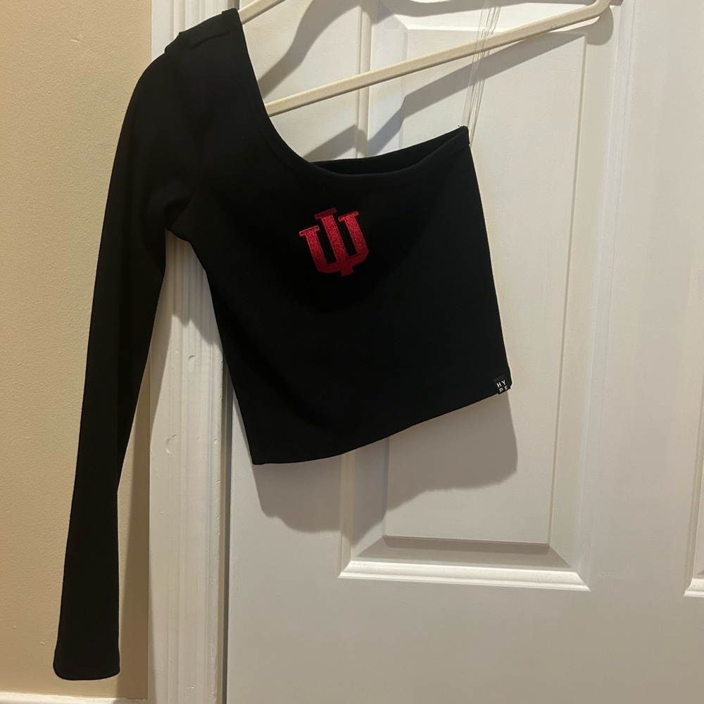 One shoulder crop top